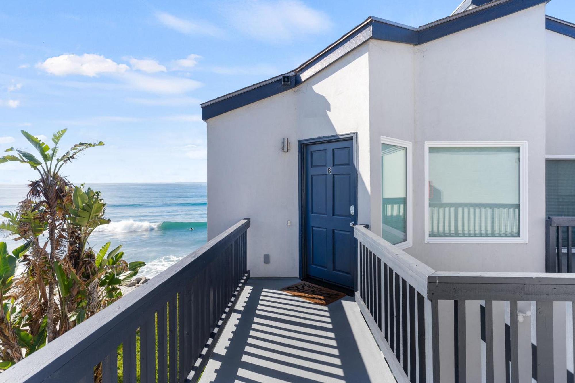 Romantic Getaway - Luxury Oceanfront Studio - Private Balcony - Fireplace Villa Oceanside Exterior photo